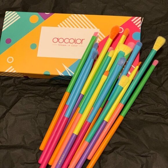 Docolor Eye Makeup 16pcs Colorful Eyeshadow Syanthic Hair Makeup Brush Set - Picture 15 of 15